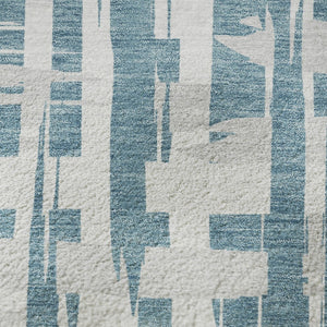 HomeRoots 8' Teal and Ivory Striped Round Rug - Washable, UV Protected, Stain Resistant for High-Traffic Areas 705710