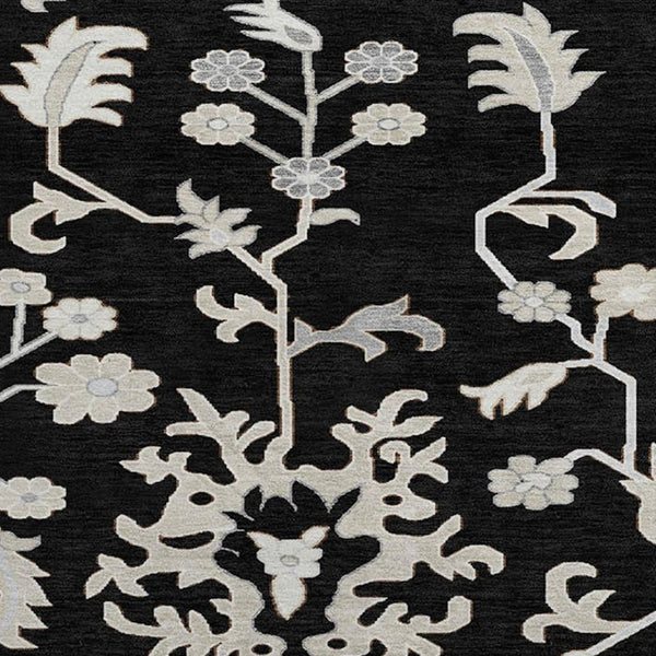 HomeRoots 8' Black and Ivory Floral Washable Round Rug - Durable, Stain-Resistant, UV Protected for Any Space 705902