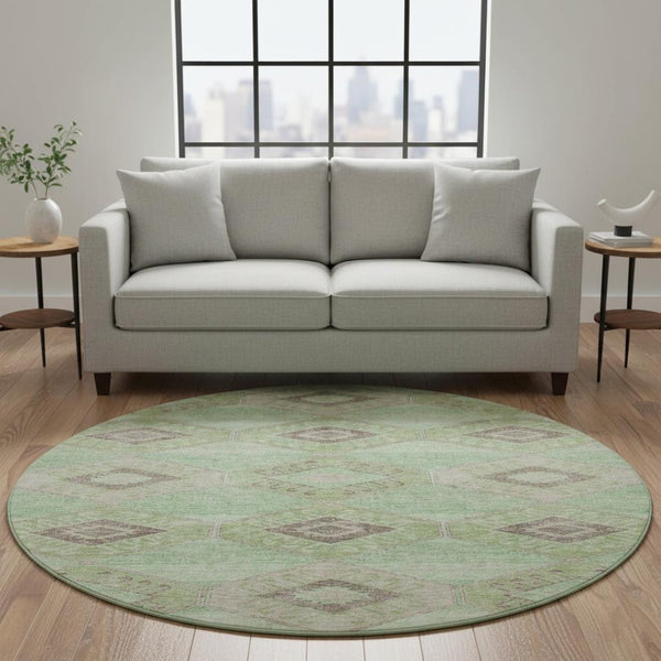 HomeRoots 8' Green And Beige Geometric Round Area Rug - Washable, UV Protected, Durable for High-Traffic Homes 706004