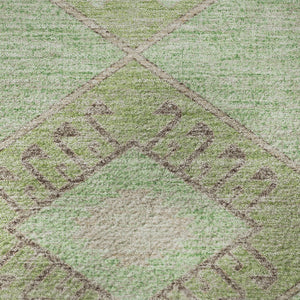 HomeRoots 8' Green And Beige Geometric Round Area Rug - Washable, UV Protected, Durable for High-Traffic Homes 706004