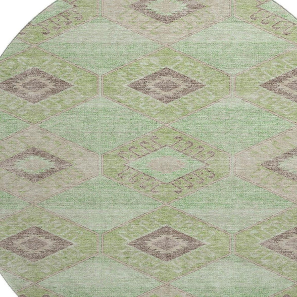 HomeRoots 8' Green And Beige Geometric Round Area Rug - Washable, UV Protected, Durable for High-Traffic Homes 706004