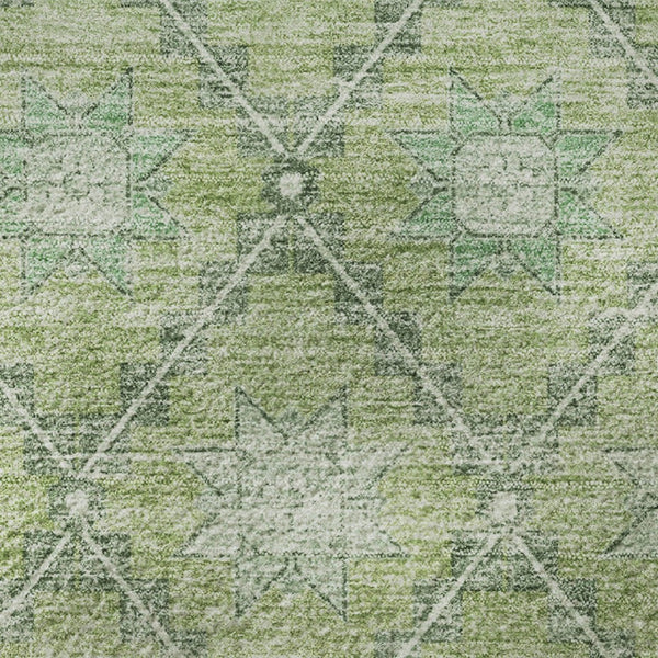 HomeRoots 8' Green and Gray Geometric Round Rug - Washable, UV Resistant, Non-Slip, Ideal for High-Traffic Areas 706028