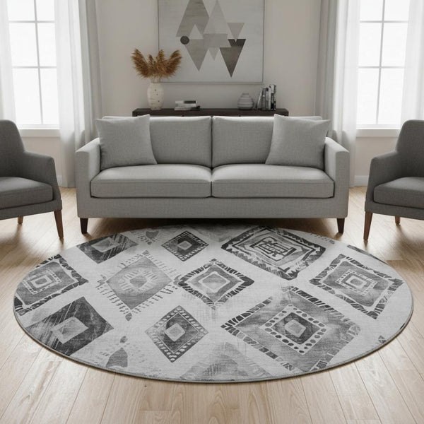 HomeRoots 8' Gray And Silver Geometric Round Rug - Stylish, Stain Resistant, UV Protected for Modern Spaces 706124