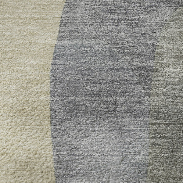 HomeRoots 8' Gray-Wheat and Beige Abstract Round Rug - Washable, UV-Resistant, Durable for Busy Homes 706262
