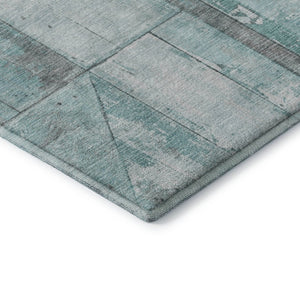 HomeRoots 8' Teal and Gray Geometric Round Rug - Washable, UV-Protected, Stain-Resistant for Busy Homes 706526