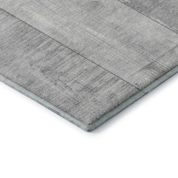 HomeRoots 8' Gray and Silver Geometric Round Rug - Washable, Durable, UV-Protected for Modern Living Spaces 706544