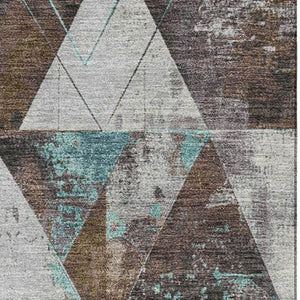 HomeRoots 8' Chocolate and Teal Geometric Round Rug - Washable, UV-Protected, Durable for High-Traffic Areas 706966