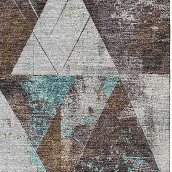 HomeRoots 8' Chocolate and Teal Geometric Round Rug - Washable, UV-Protected, Durable for High-Traffic Areas 706966