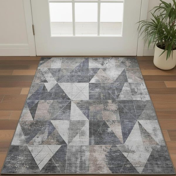 HomeRoots 5' X 8' Gray And Beige Geometric Area Rug - Washable, UV-Protected, Stylish & Durable for Family Life 706977