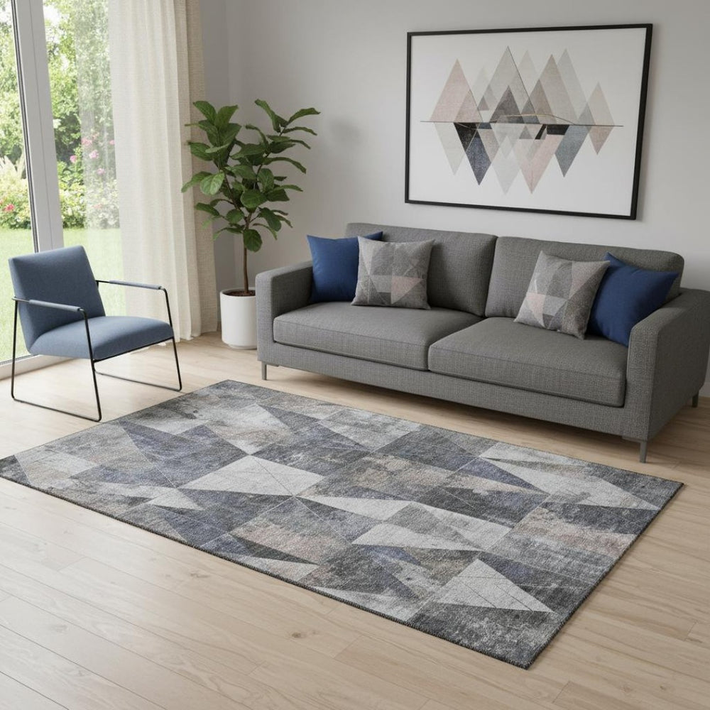 HomeRoots 8' Gray and Beige Geometric Washable Round Rug – Durable, UV-Protected, Perfect for Busy Homes! 706978