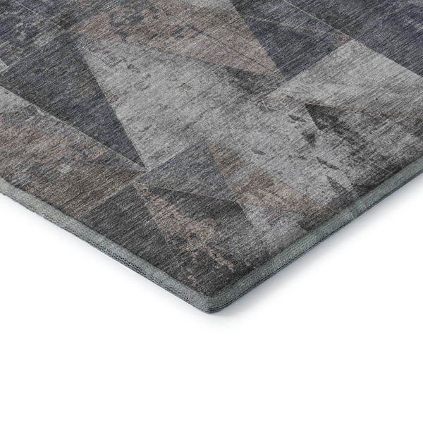 HomeRoots 10' Gray and Beige Geometric Area Rug – Washable, UV Protected, Durable for High-Traffic Spaces! 706981