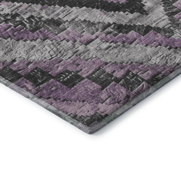 HomeRoots 8' Round Rug in Soft Lavender with Charcoal Gray Diamond Pattern - Washable & UV-Protected Design 707074