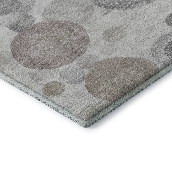 HomeRoots 8' Stylish Taupe Gray & Ivory Geometric Washable Round Rug with UV Protection for High-Traffic Areas 707344