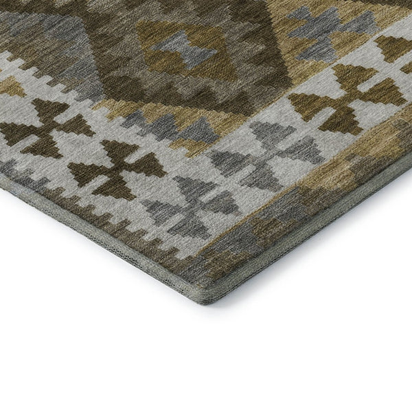 HomeRoots 8' Durable Brown and Ivory Tribal Round Rug with UV Protection – Ideal for High-Traffic Spaces 707926
