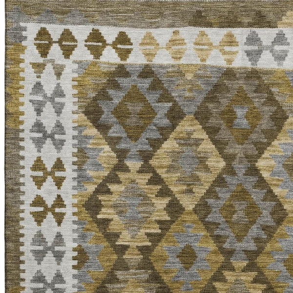 HomeRoots 8' Durable Brown and Ivory Tribal Round Rug with UV Protection – Ideal for High-Traffic Spaces 707926