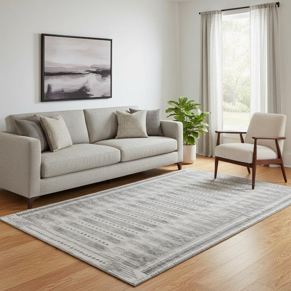 HomeRoots 8' Gray and Silver Geometric Washable Round Rug - UV Protected, Easy-Care, Stylish Design for Homes 708022