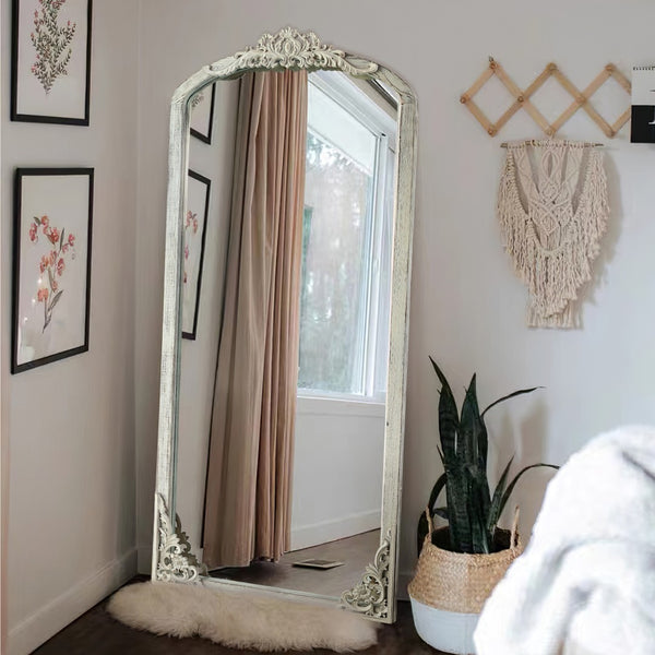 HomeRoots Brown Freestanding Ornate Accent Mirror - Elegant Arched Design in Durable Aluminum Frame for Home Decor 708742
