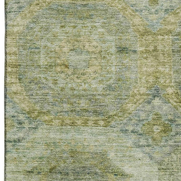 HomeRoots 8' Artichoke Green Round Rug - Abstract Geometric Design, Washable, UV-Protected, Stain-Resistant 708931