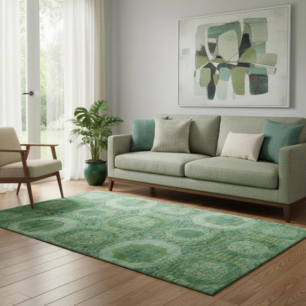 HomeRoots 8' Vibrant Emerald Green Abstract Geometric Round Rug – Washable, UV-Protected & Stain-Resistant! 708943