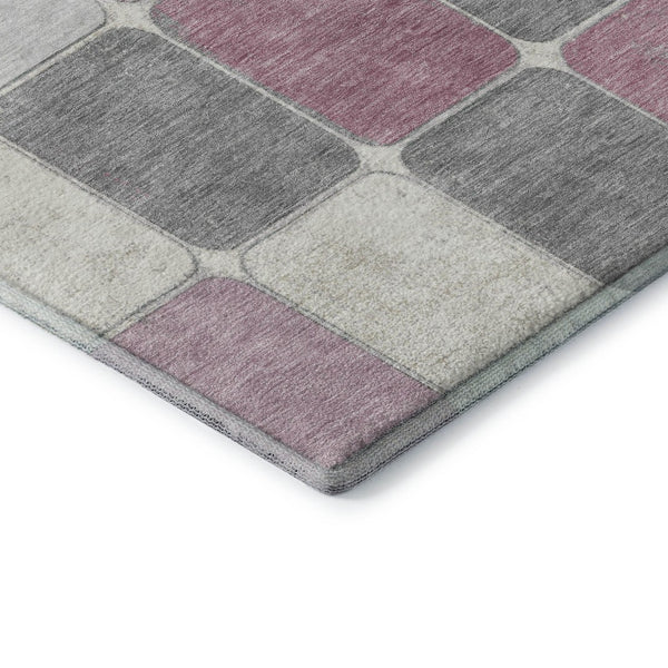 HomeRoots 5' X 8' Blush Gray & Silver Geometric Area Rug - Washable, UV-Protected, Perfect for Active Homes! 709104