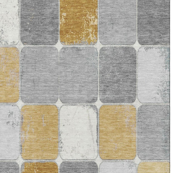 HomeRoots 8' Geometric Washable Round Rug in Gold, Gray & Ivory with UV Protection for High-Traffic Areas 709117