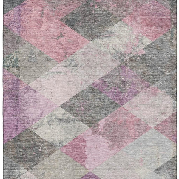 HomeRoots 5' X 8' Blush Gray Silver Geometric Area Rug - Washable, UV Protected, Stain Resistant & Non-Slip! 709302
