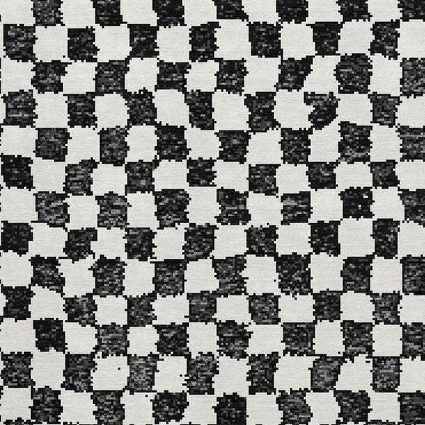 HomeRoots 8' Stylish Black and Ivory Geometric Round Rug - Washable, UV-Protected, Perfect for High-Traffic Areas 709369