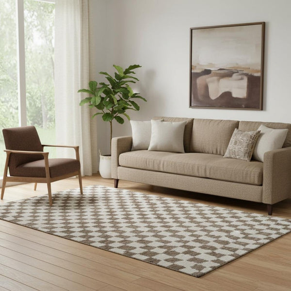 HomeRoots 8' Brown and Ivory Geometric Washable Round Rug – Stain-Resistant, UV Protected, Perfect for Busy Homes! 709375