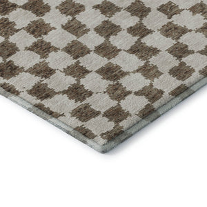 HomeRoots 8' Brown and Ivory Geometric Washable Round Rug – Stain-Resistant, UV Protected, Perfect for Busy Homes! 709375