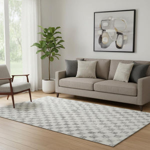 HomeRoots 8' Gray and Ivory Geometric Round Rug - Washable, UV-Protected, Pet-Friendly, Stylish & Durable! 709387