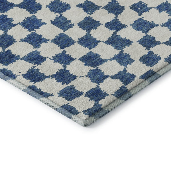 HomeRoots 8' Navy Blue And Ivory Geometric Round Rug - Washable, UV-Protected, Kid & Pet Friendly Design! 709393
