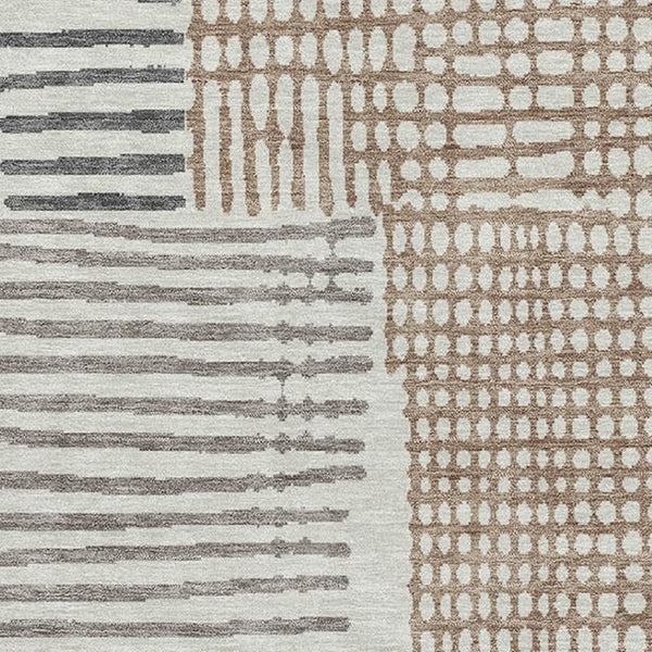HomeRoots 8' Sand Brown and Ivory Geometric Round Rug - Washable, UV Protected, Stain Resistant for Busy Homes 709851
