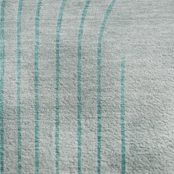 HomeRoots 8' Teal and Beige Geometric Washable Round Rug - Durable, UV-Protected, Pet-Friendly Design! 710661