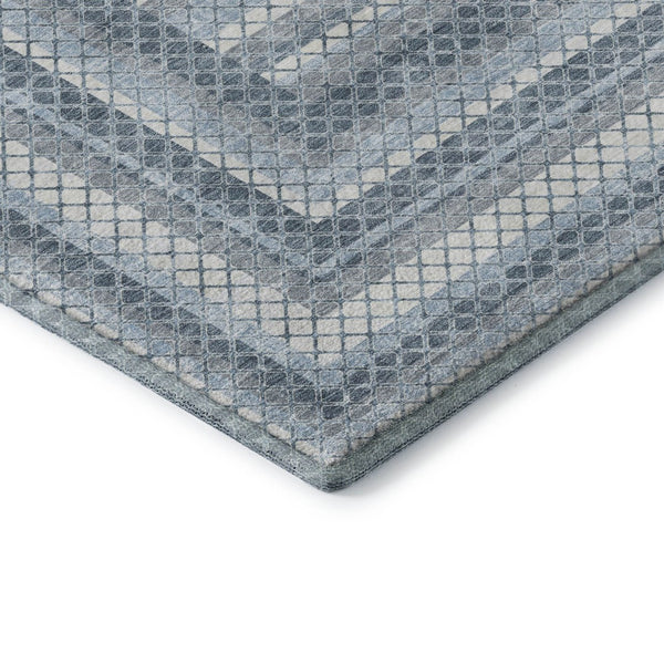 HomeRoots 8' Stylish Denim Blue & Ivory Geometric Washable Round Rug – UV Protected, Durable & Easy-Care! 710876