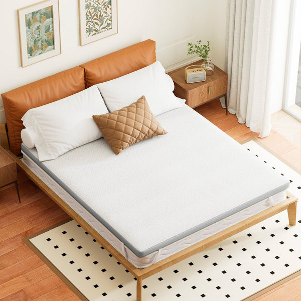 HomeRoots White Gel Memory Foam Mattress Topper - Cooling, Water-Resistant, Supportive Sleep Solution for Comfort California King 711912