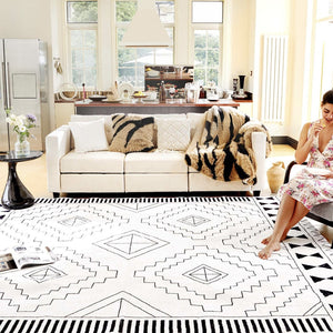 HomeRoots 5' Black and White Moroccan Washable Area Rug - Stylish, Durable, and Easy-Care for Modern Homes 8' X 10' 711959