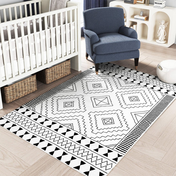 HomeRoots 5' Black and White Moroccan Washable Area Rug - Stylish, Durable, and Easy-Care for Modern Homes 8' X 10' 711959