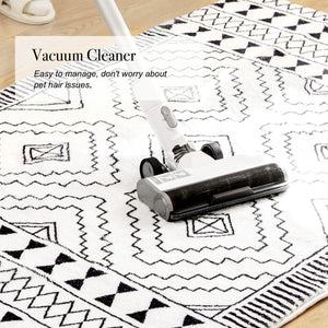 HomeRoots 8' X 10' Black and White Moroccan Area Rug - Stylish, Washable, Stain-Resistant for High-Traffic Spaces Geometric Diamonds Retangle 8' x 10' 711960