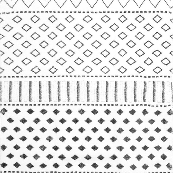 HomeRoots 8' X 10' Black and White Moroccan Area Rug - Stylish, Washable, Stain-Resistant for High-Traffic Spaces Modern Stripes Retangle 8' x 10' 711961
