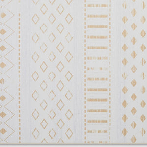 HomeRoots 6' Gold and White Abstract Geometric Washable Area Rug – Stylish, Durable, and Easy to Clean! 6' X 9' 711999