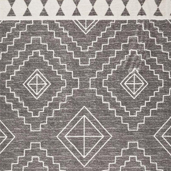 HomeRoots 8' Gray and White Geometric Distressed Area Rug - Stylish, Washable, Stain-Resistant for High Traffic Spaces 8' X 10' 712063