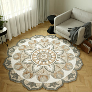 HomeRoots 6' Silver and Ivory Floral Hand-Tufted Wool Round Rug – Cozy Artisanal Charm for Your Home Décor 712708
