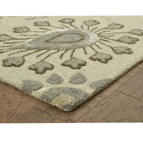 HomeRoots 5' Gray and Red Distressed Medallion Area Rug - Vintage Charm, Durable Design for High-Traffic Spaces 712719
