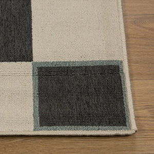 HomeRoots 5' Black and Ivory Checkered Area Rug - Durable, Versatile Design for Modern and Bohemian Interiors 712729