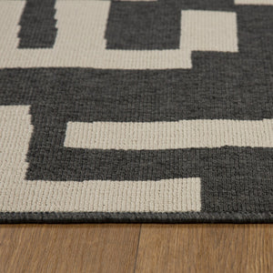HomeRoots 5' Modern Black and Ivory Abstract Area Rug - Stain-Resistant, Durable, Perfect for High-Traffic Areas 712731