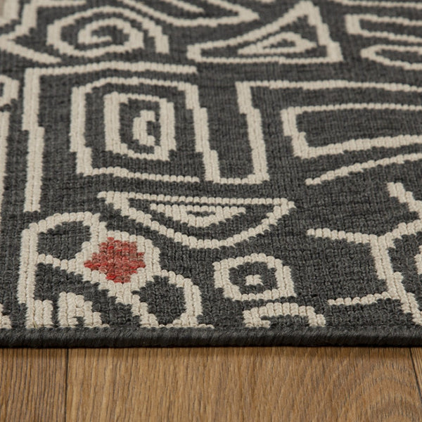 HomeRoots 5' X 7' Black And Beige Abstract Area Rug – Stylish, Durable, Stain-Resistant for Family Spaces 712755