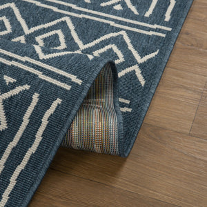 HomeRoots 8' Coastal-Modern Aqua and Beige Coral Round Rug - Durable, Stain-Resistant, Easy-Care Design for Homes 712769