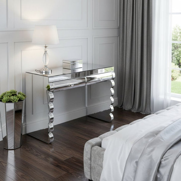 HomeRoots 47" Stylish White Lighted Seven Drawer Dresser - Modern Storage Solution with Ample Space & Durability 714271