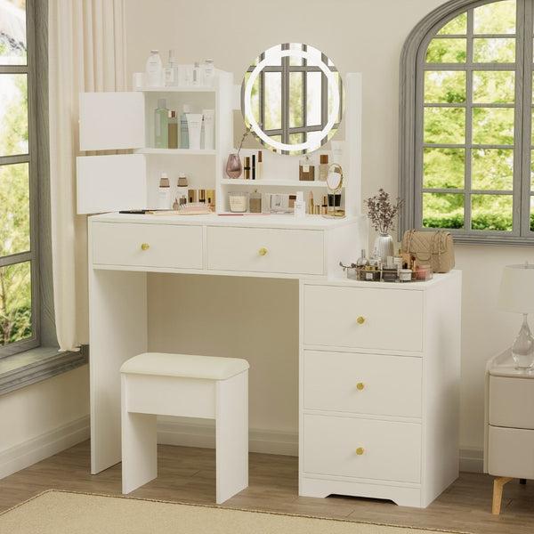 HomeRoots 43" Stylish White Four Drawer Dresser - Modern Storage Solution for Bedroom & Versatile Decor Needs 714272