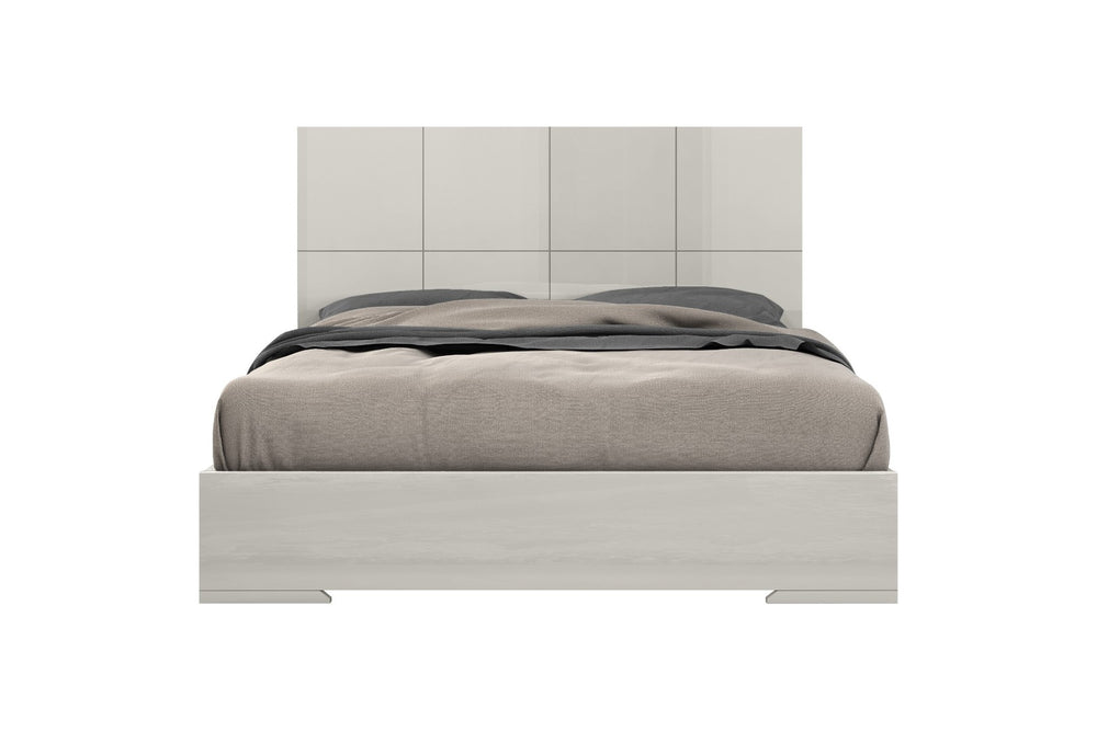 HomeRoots 40" Beige Wood Four Drawer Gentlemen's Chest - Stylish Storage, Space-Saving Design for Modern Bedrooms 714478